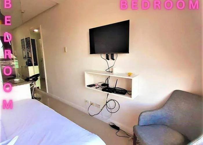 Apartahotel Enjoy Free Sauna And Pool Access, Save 40 Percent Month On A Deluxe Unit In With A Balcony In Prime Location Near Naia, Bay, Robinsons Place, Pgh, Bellagio, Up, And Intramuros Updated 2025 Rates For An Unforgettable Staycation
